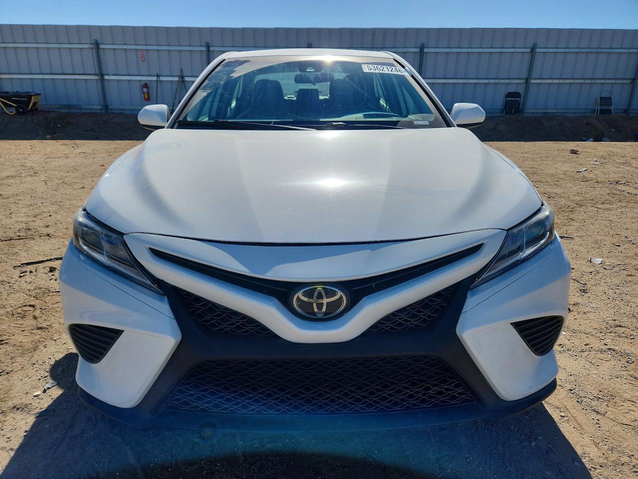 2020 Toyota Camry Se - Фото 5