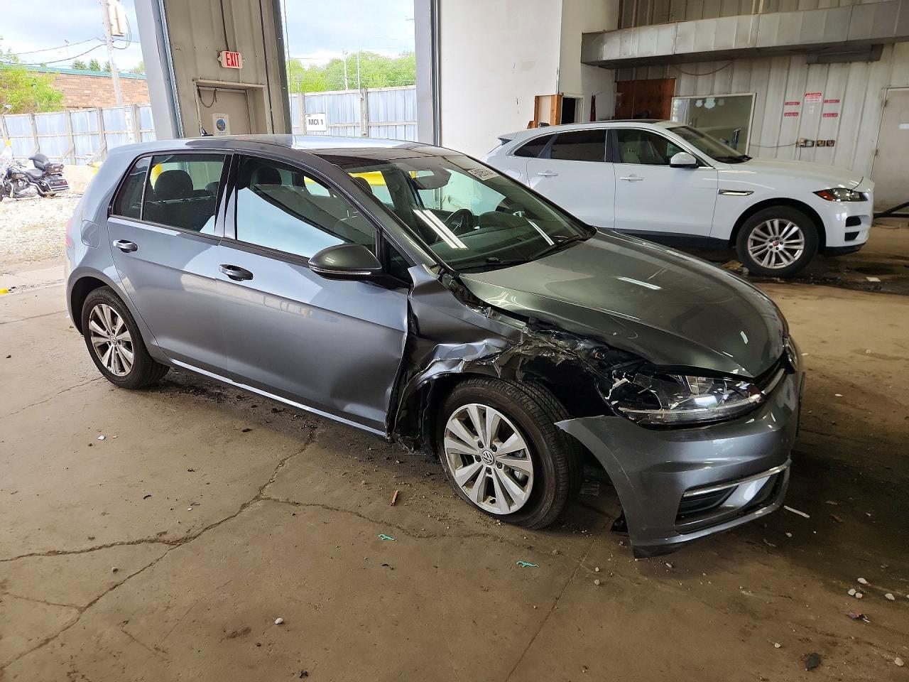 2021 Volkswagen Golf - Фото 4