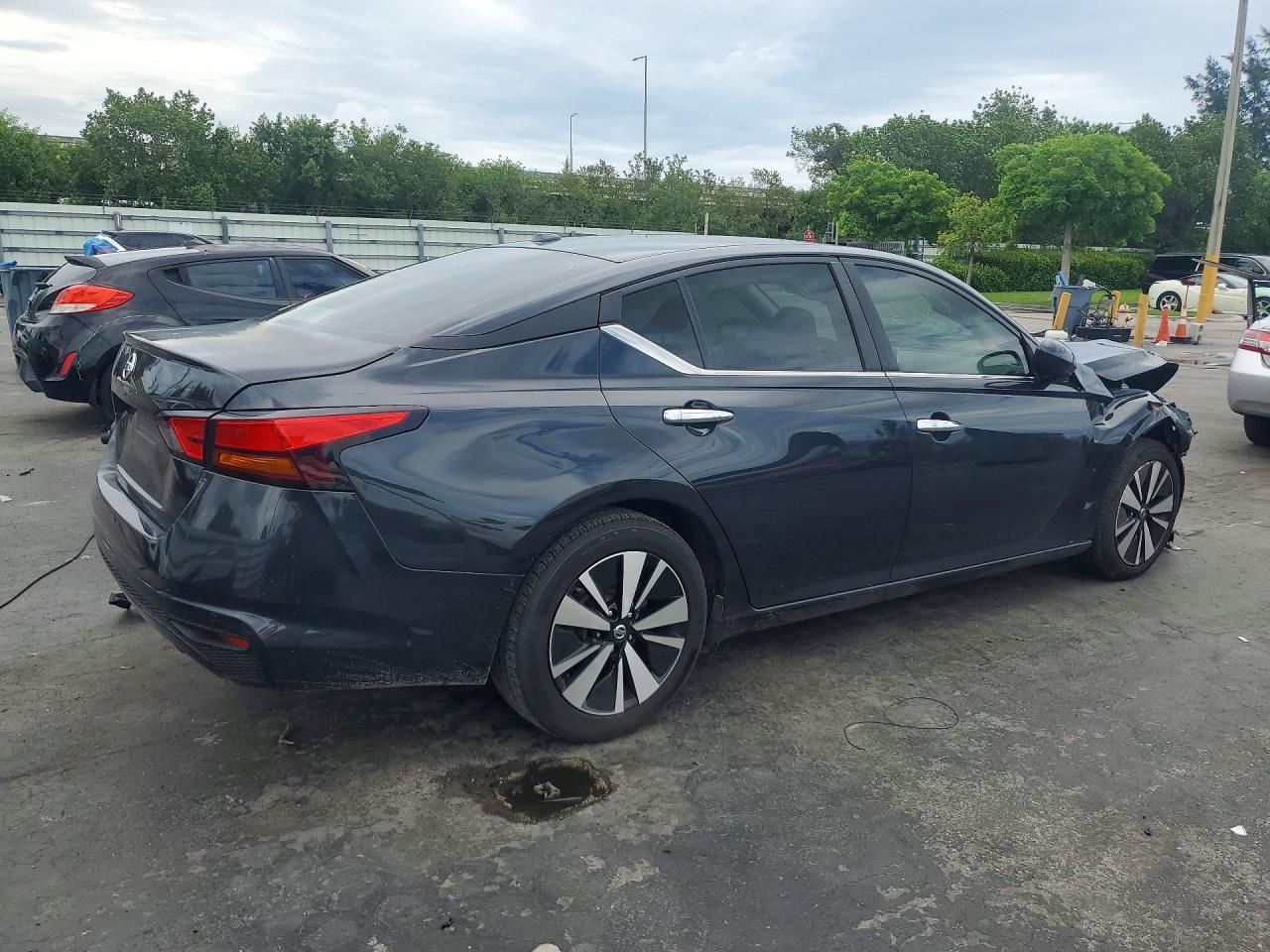 2021 Nissan Altima Sv - Image 3