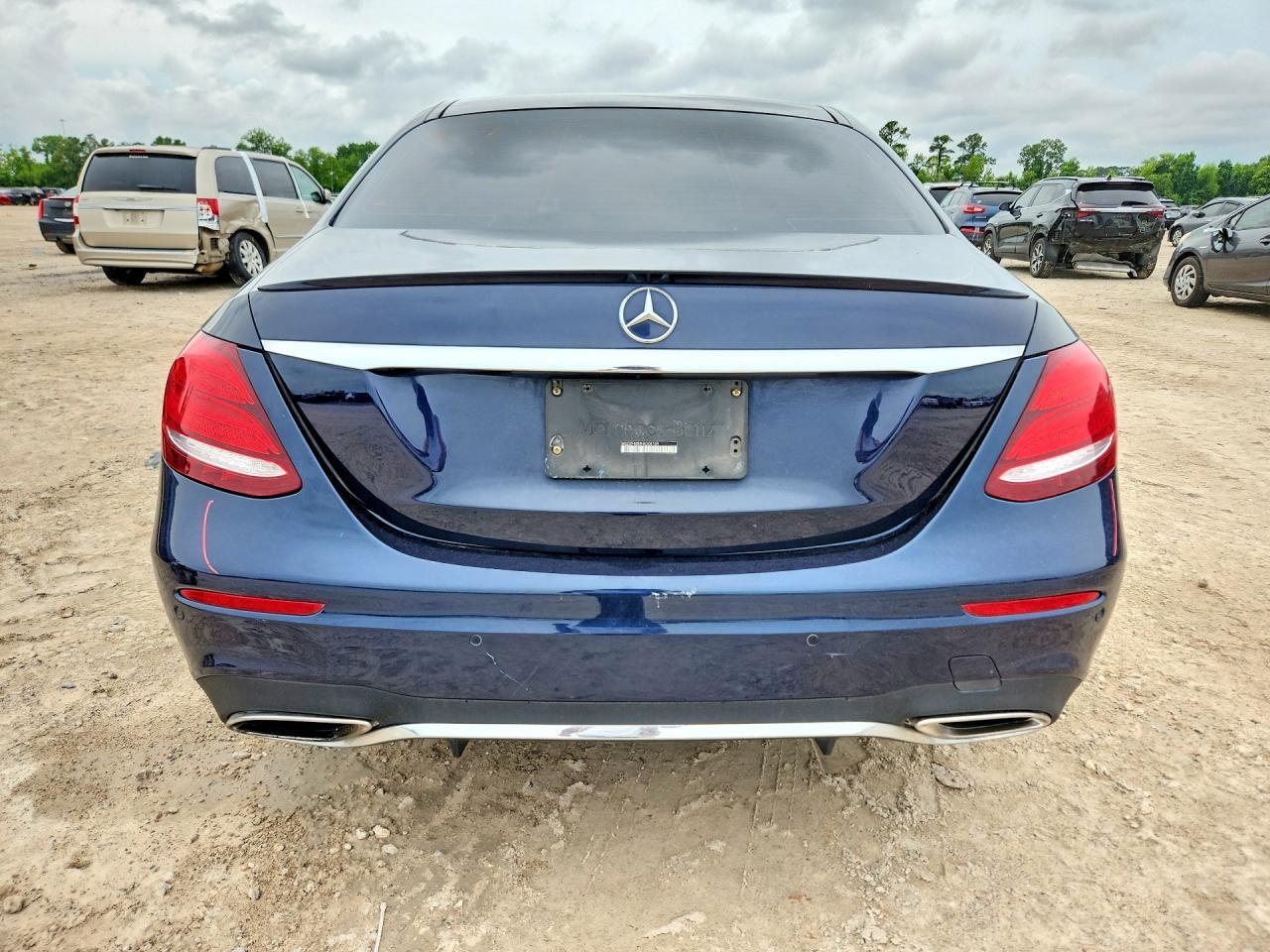 2017 Mercedes-Benz E 300 4Matic - Image 6