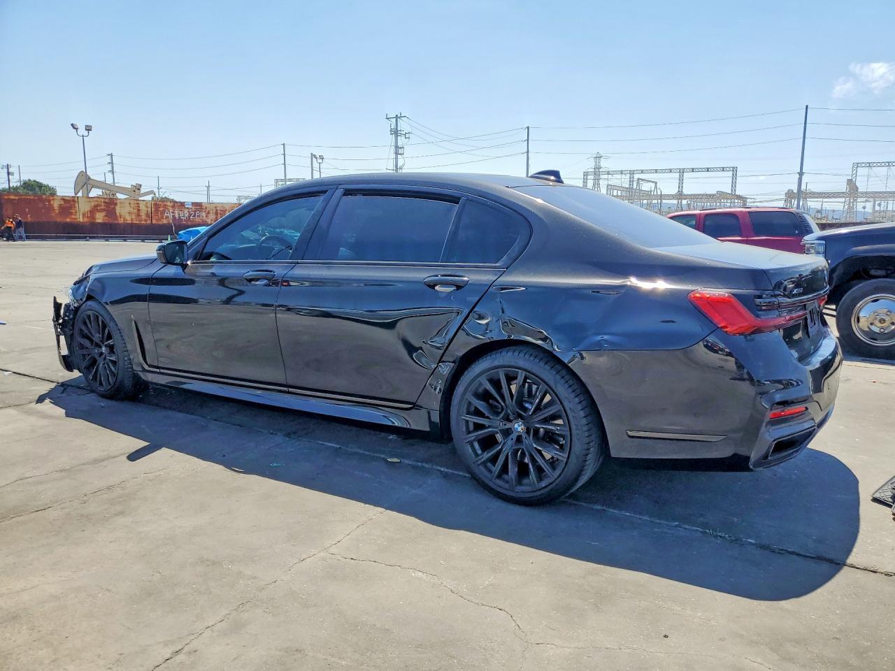 2021 BMW 750 Xi - Image 2
