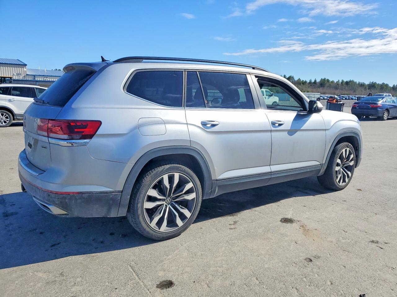 2022 Volkswagen Atlas Se - Image 3