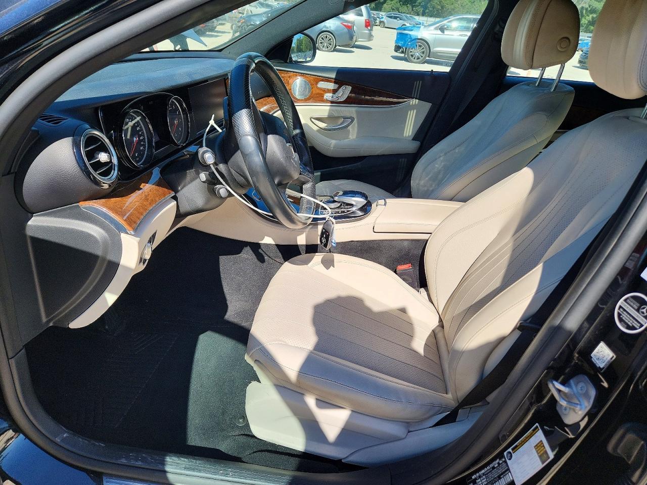 2017 Mercedes-Benz E 300 4Matic - Image 7