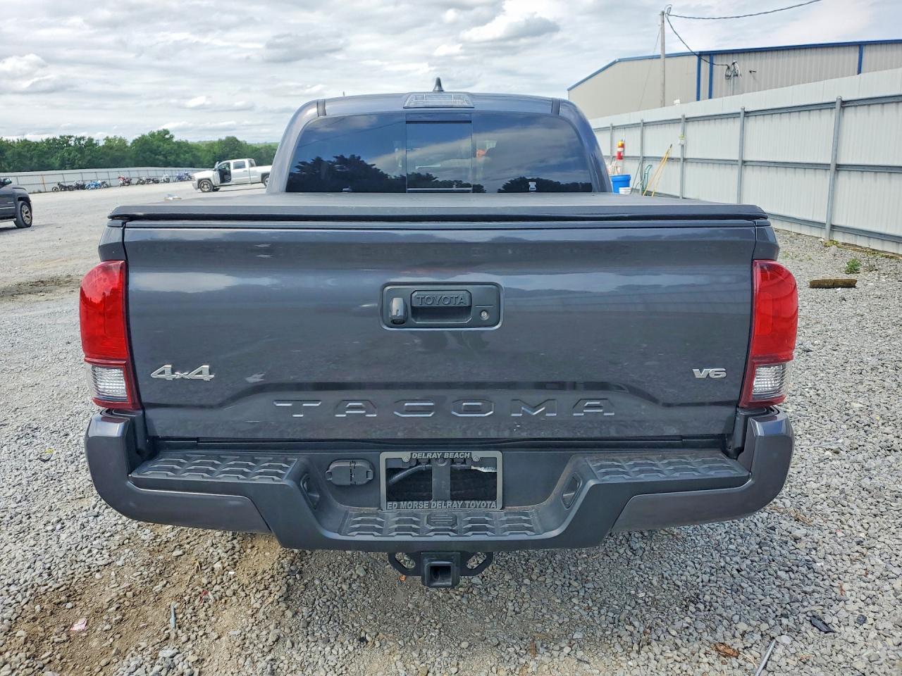 2023 Toyota Tacoma Sr5 V6 - Image 6