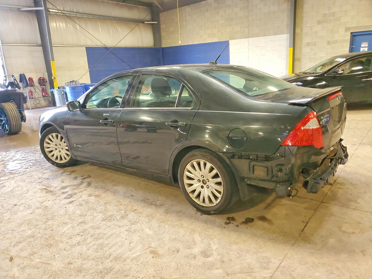 2010 Ford Fusion Hybrid - Фото 2