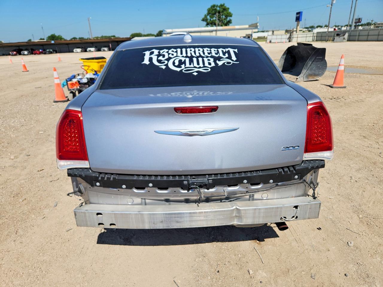 2017 Chrysler 300 Limited - Image 6