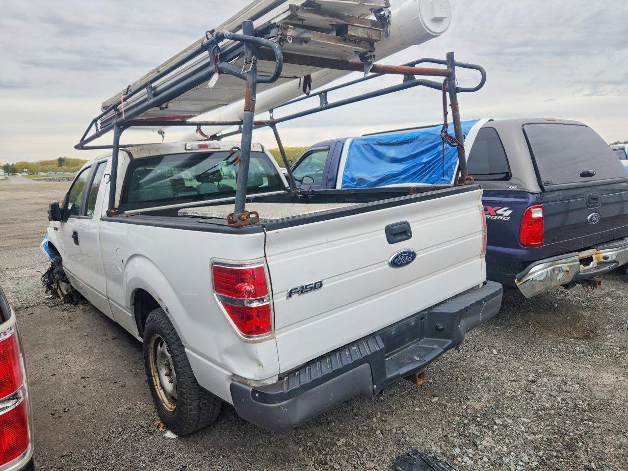 2014 Ford F150 Super Cab - Фото 2