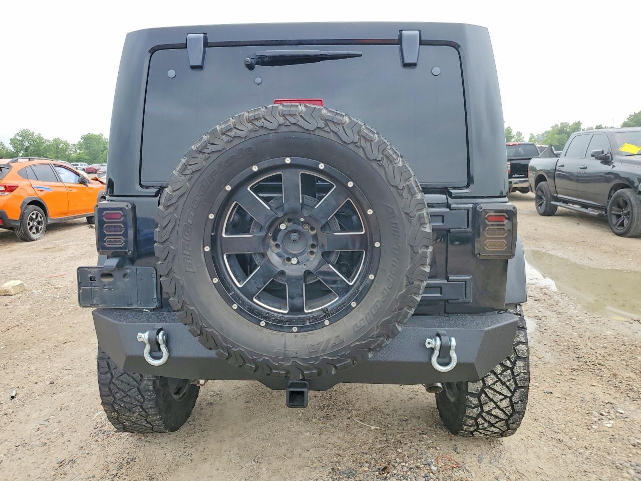 2016 Jeep Wrangler Unlimited Rubicon - Фото 6