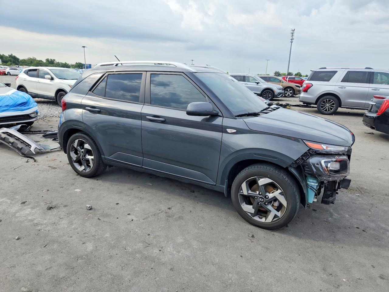 2023 Hyundai Venue Sel - Image 4