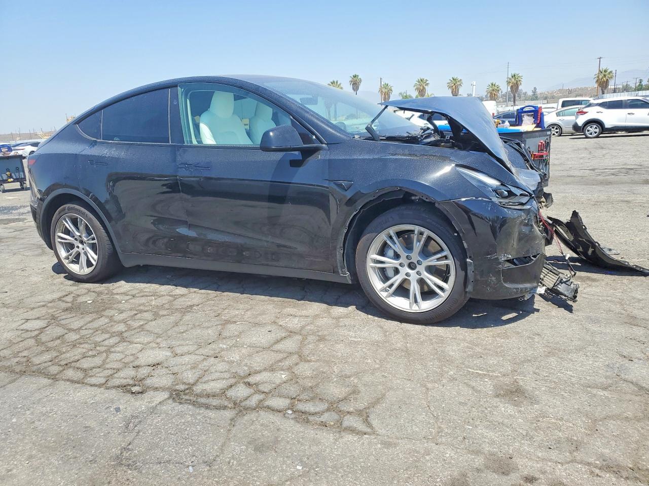 2024 Tesla Model Y - Фото 4
