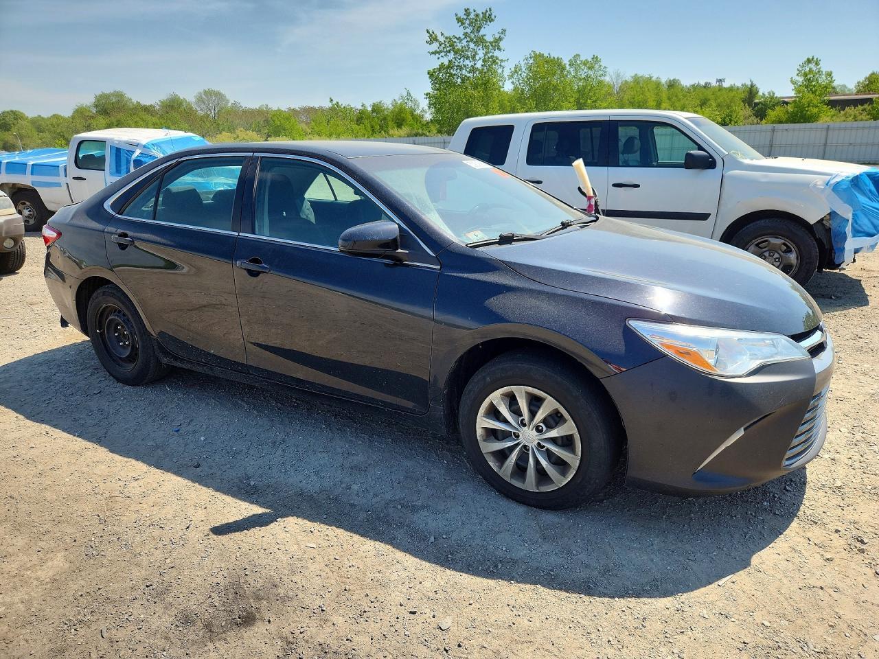 2015 Toyota Camry Le - Image 4
