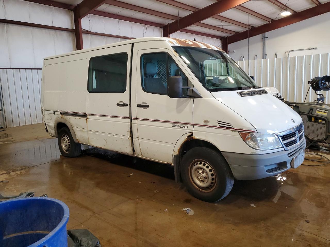 2005 Dodge Sprinter 2500 Delivery Van - Image 4