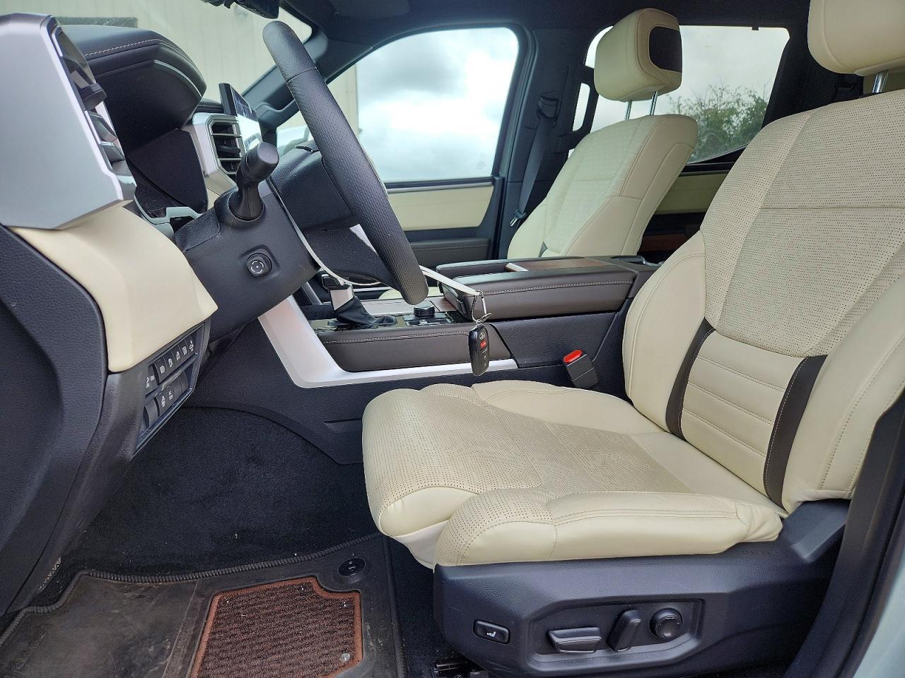 2024 Toyota Tundra 1794 Edition Hv - Image 7