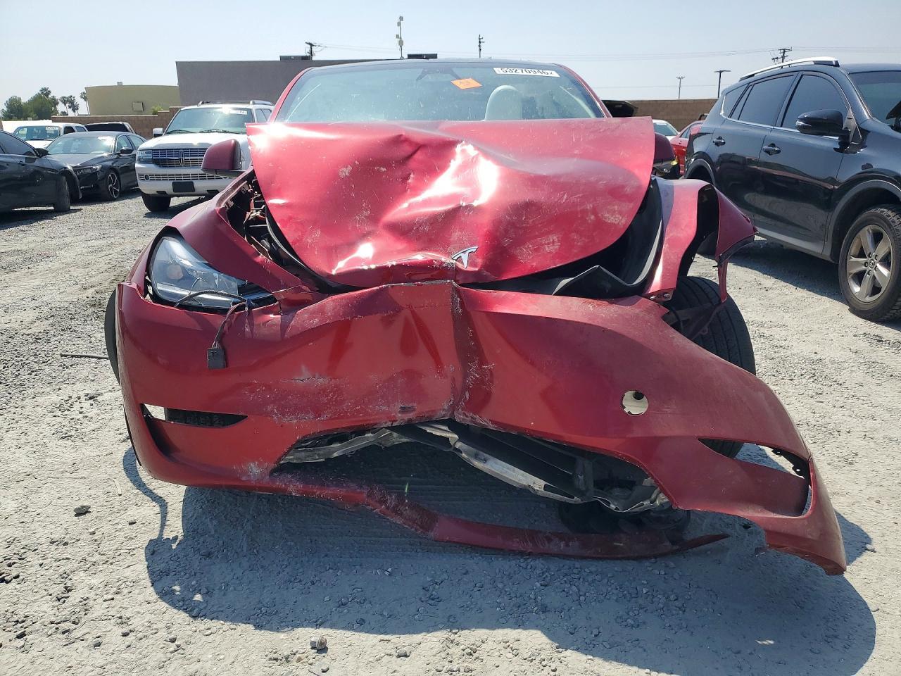 2025 Tesla Model Y - Фото 5
