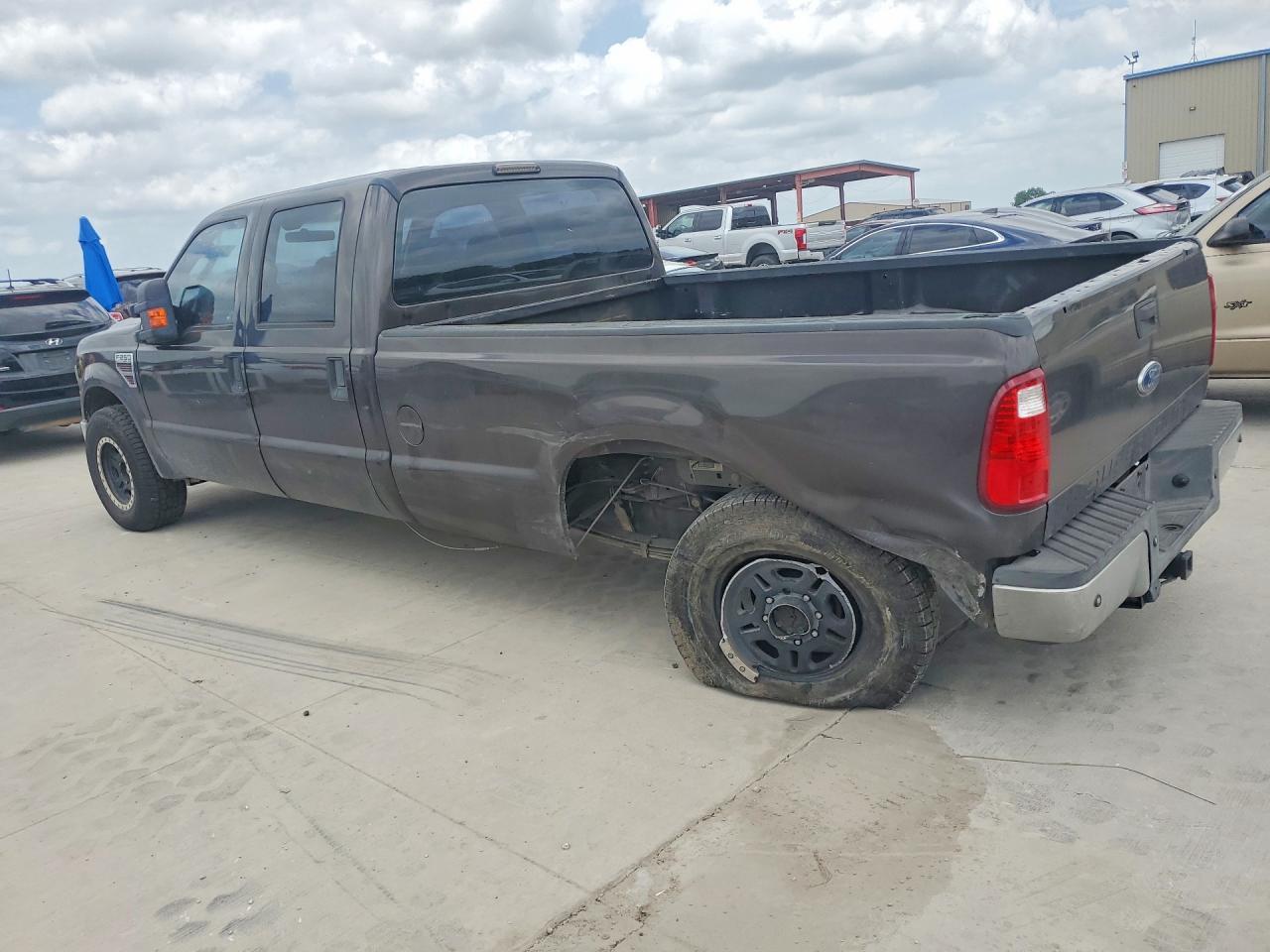 2008 Ford F250 Super Duty - Image 2