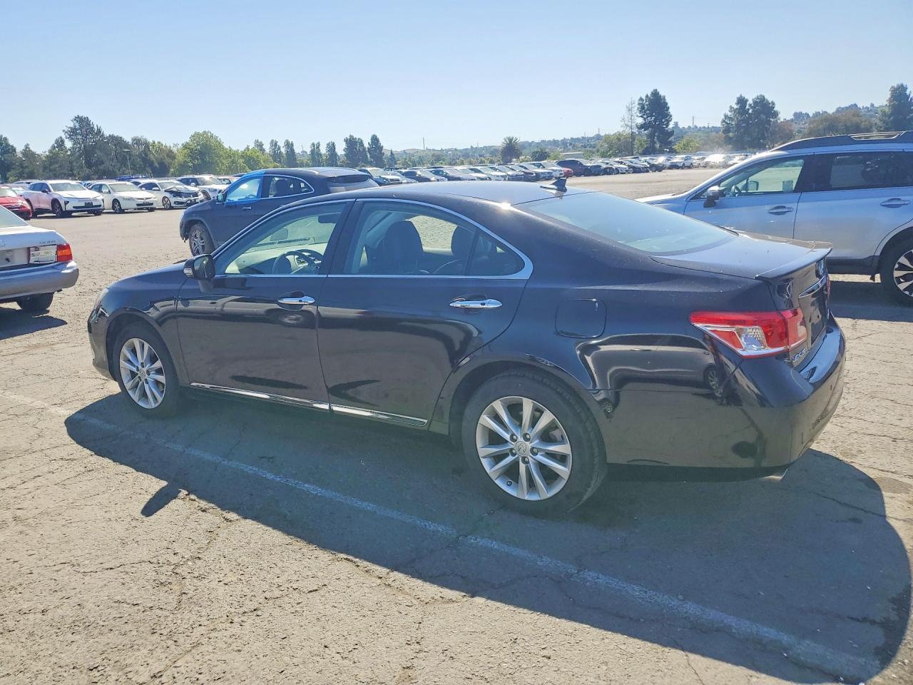 2010 Lexus Es 350 - Image 2
