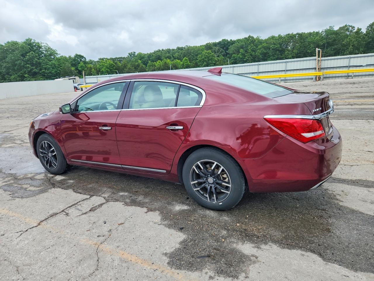 2015 Buick Lacrosse Premium - Image 2
