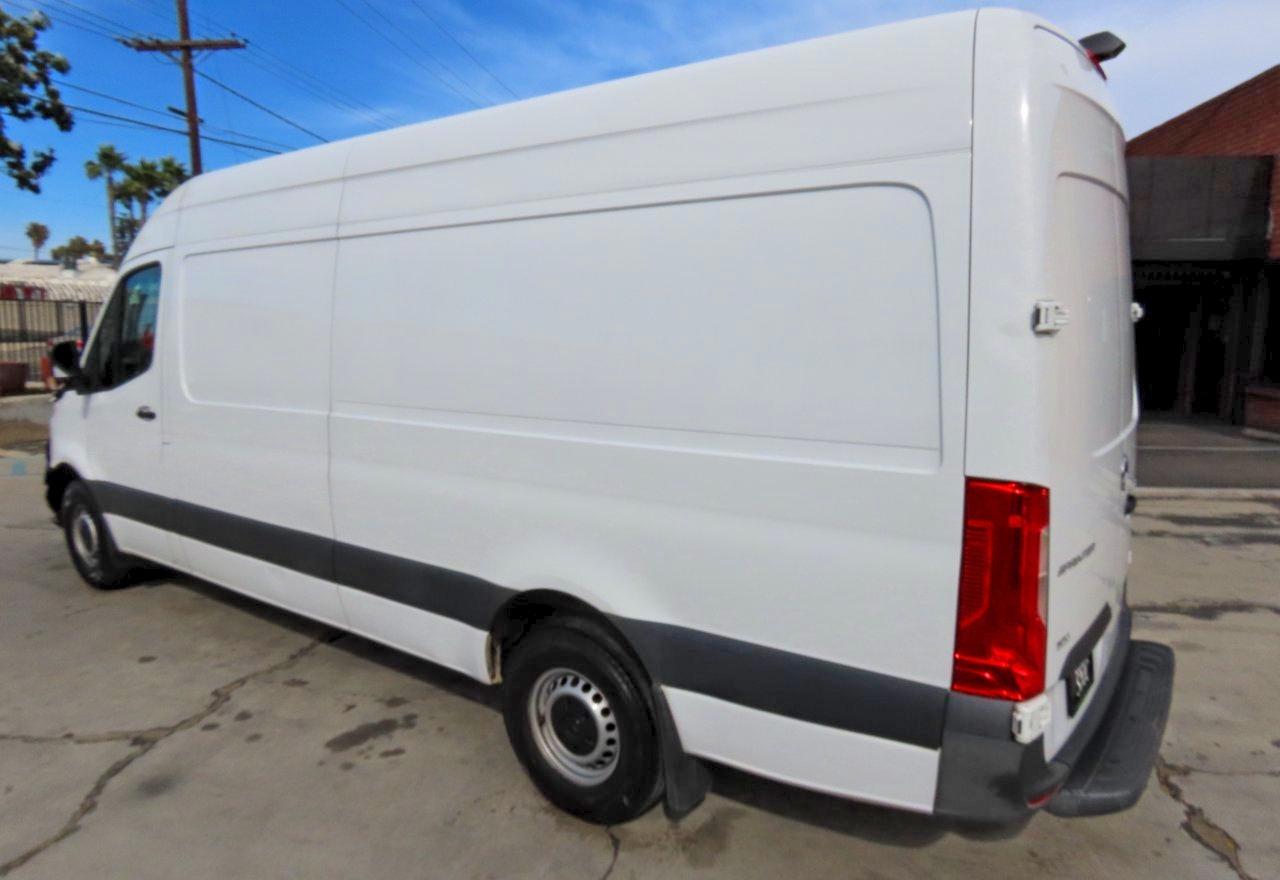 2021 Mercedes-Benz Sprinter 2500 - Фото 4