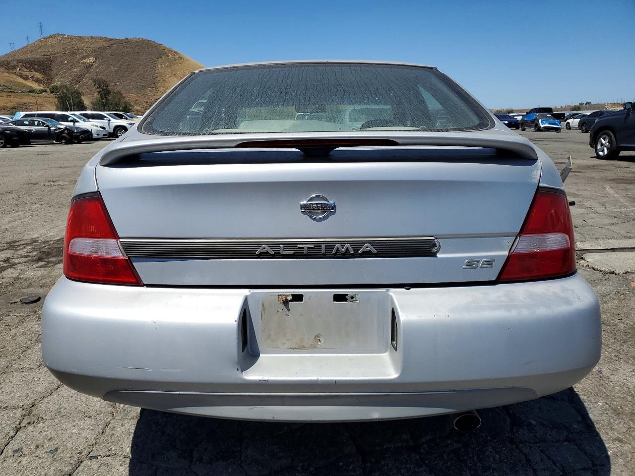 2000 Nissan Altima Xe - Фото 6