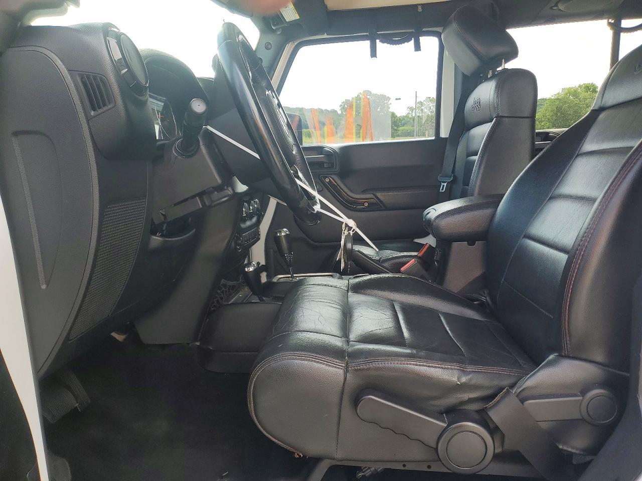 2012 Jeep Wrangler Unlimited Sahara - Фото 7