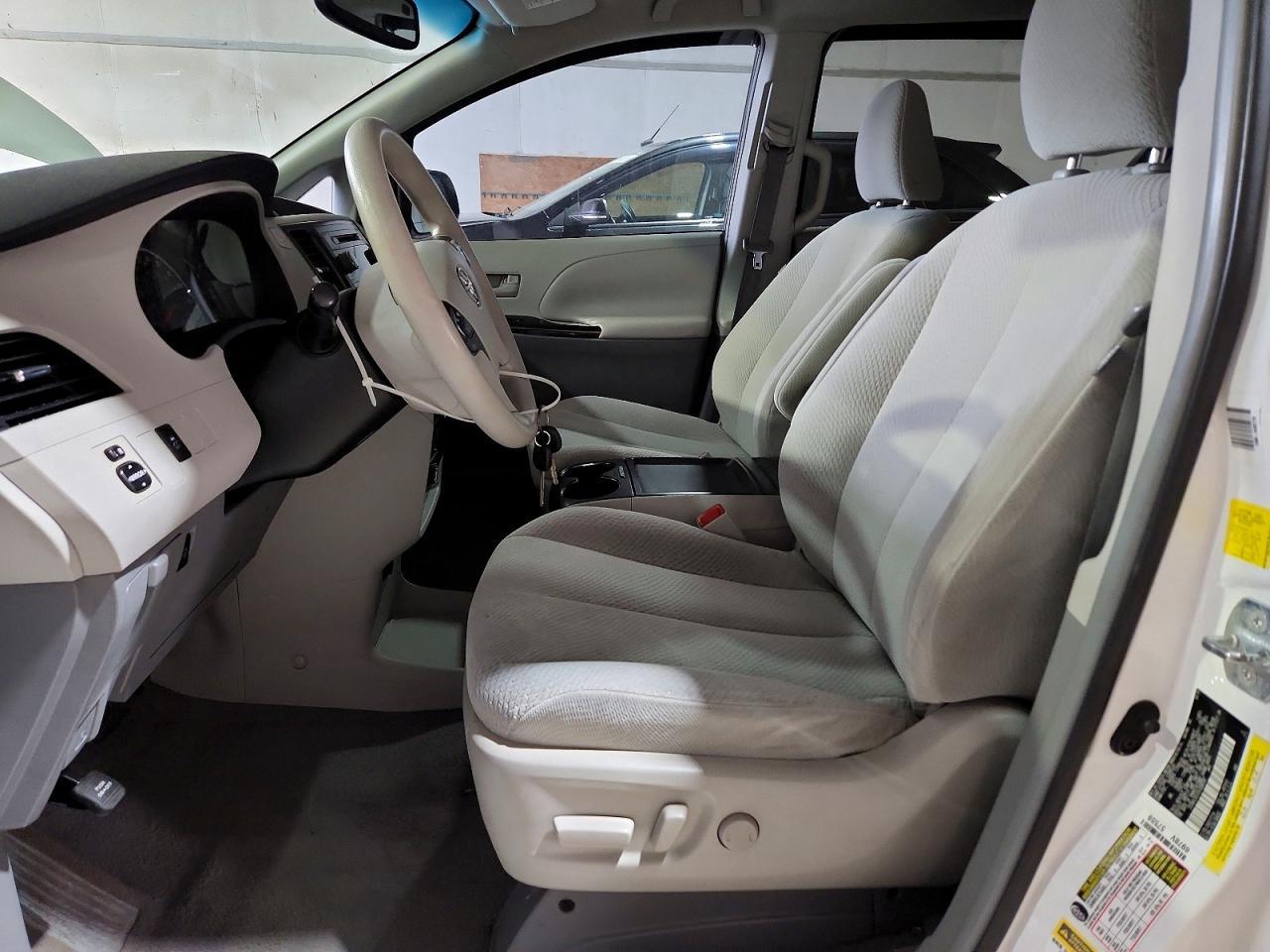 2011 Toyota Sienna Le - Фото 7