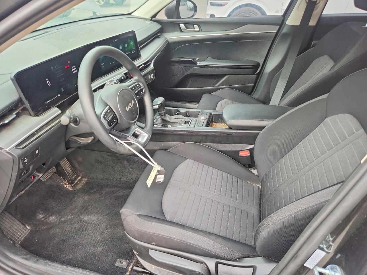 2025 Kia K5 Lxs - Image 7