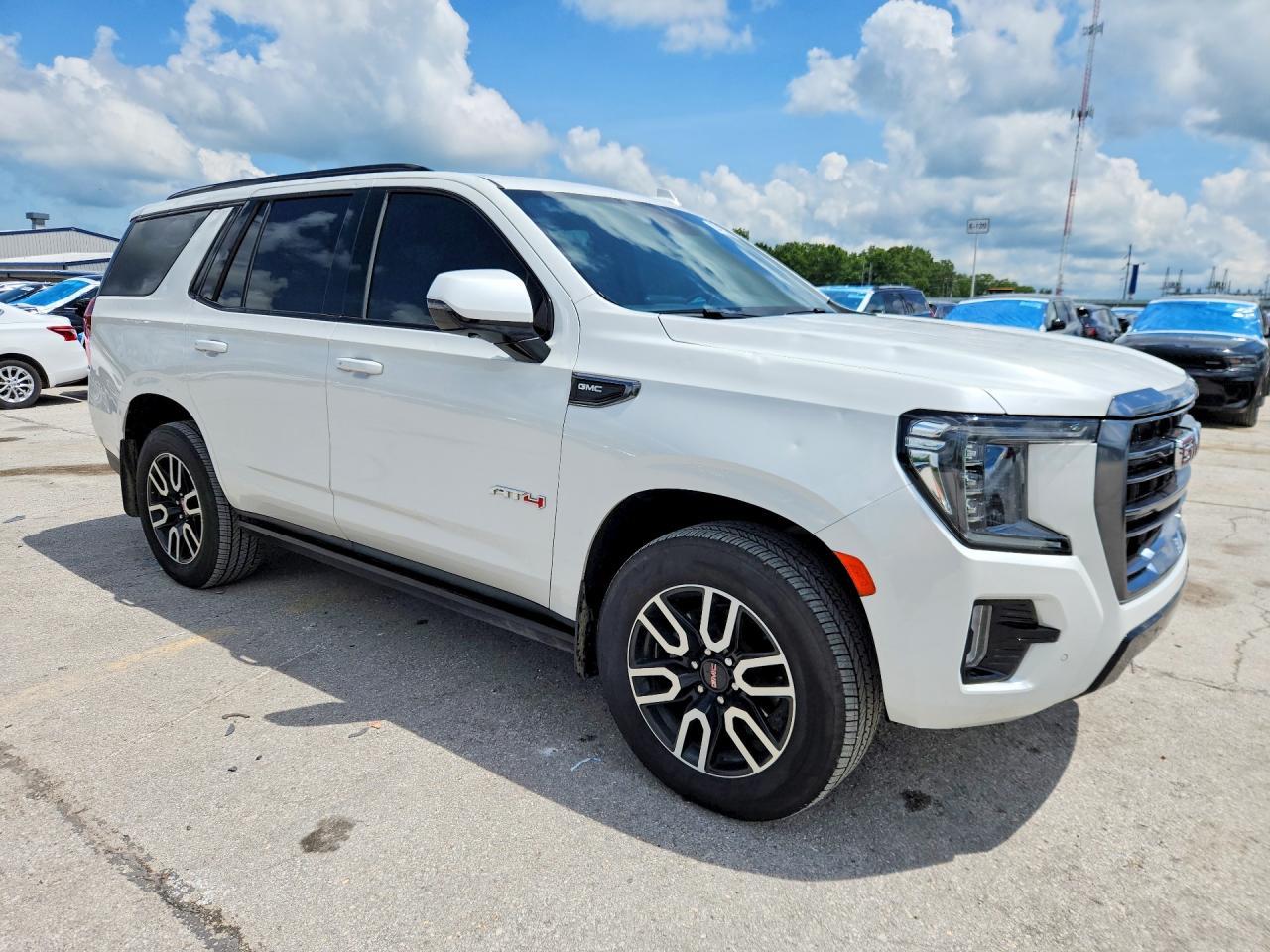 2023 GMC Yukon At4 - Фото 4