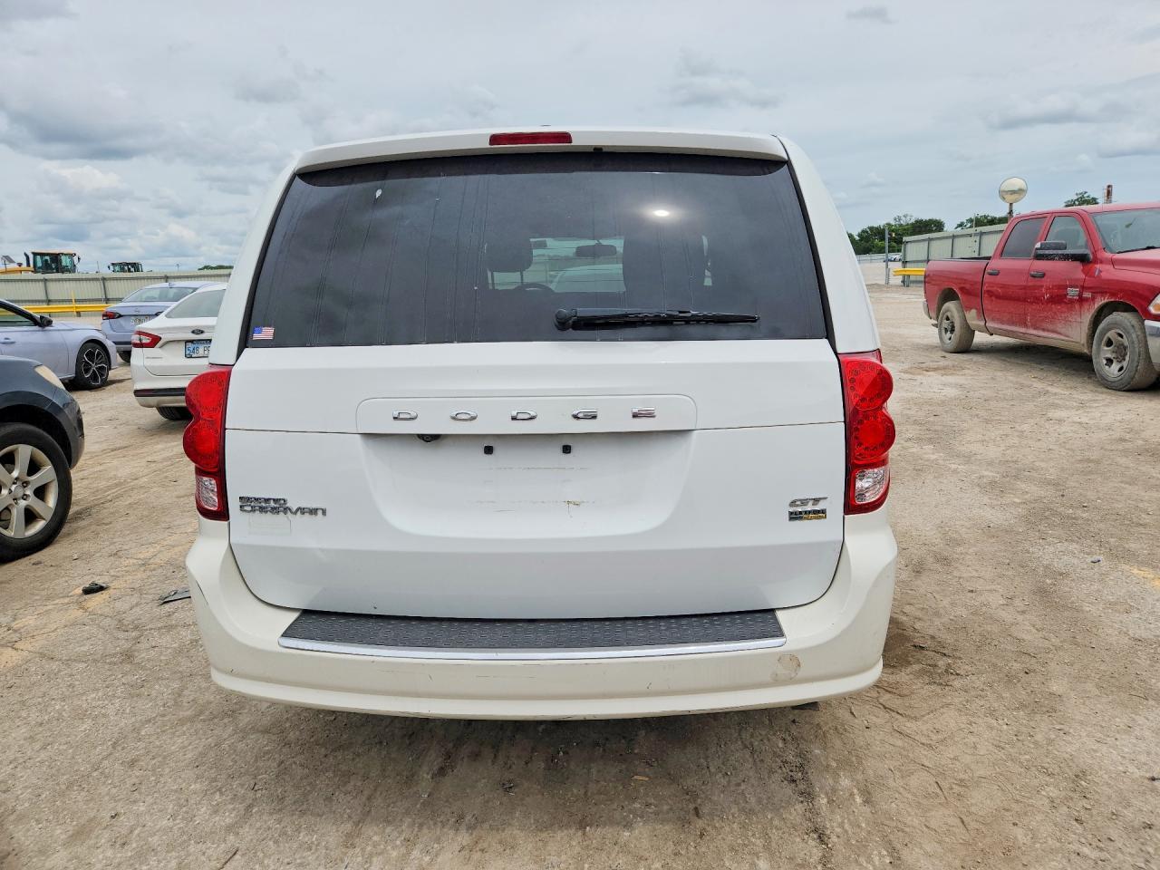 2017 Dodge Grand Caravan Gt - Image 6