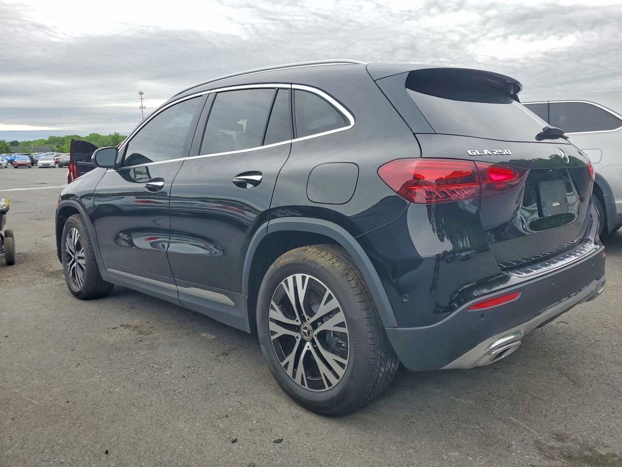 2026 Mercedes-Benz Gla 250 4Matic - Фото 2
