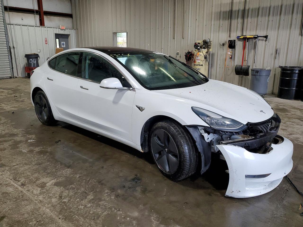 2018 Tesla Model 3 - Image 4