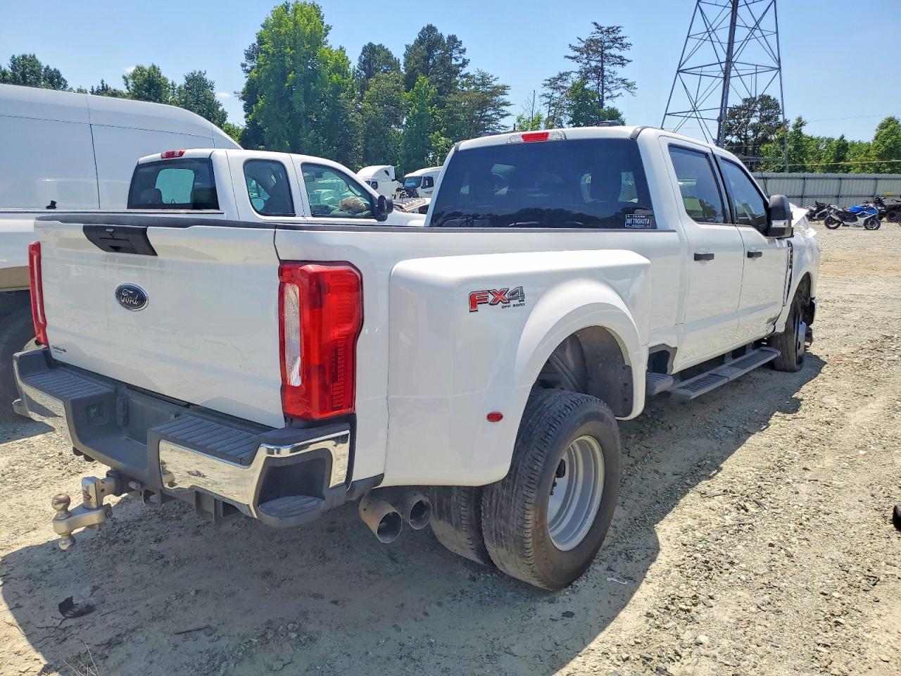 2024 Ford F350 Super Duty - Image 4