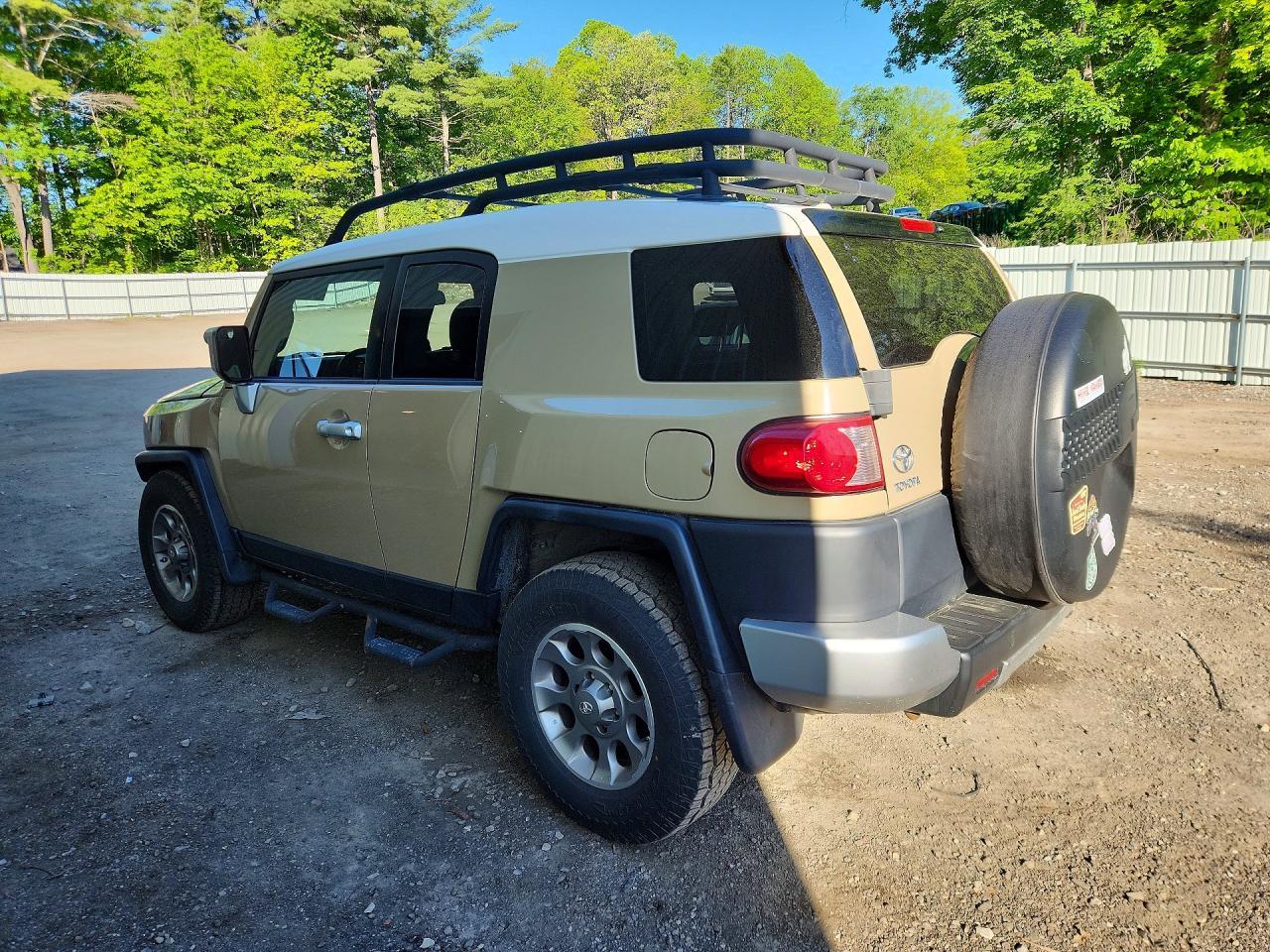 2011 Toyota Fj Cruiser Base - Image 2