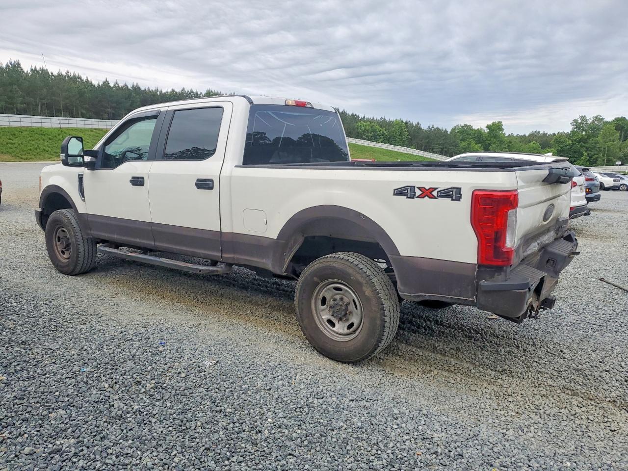2017 Ford F250 Super Duty - Фото 2