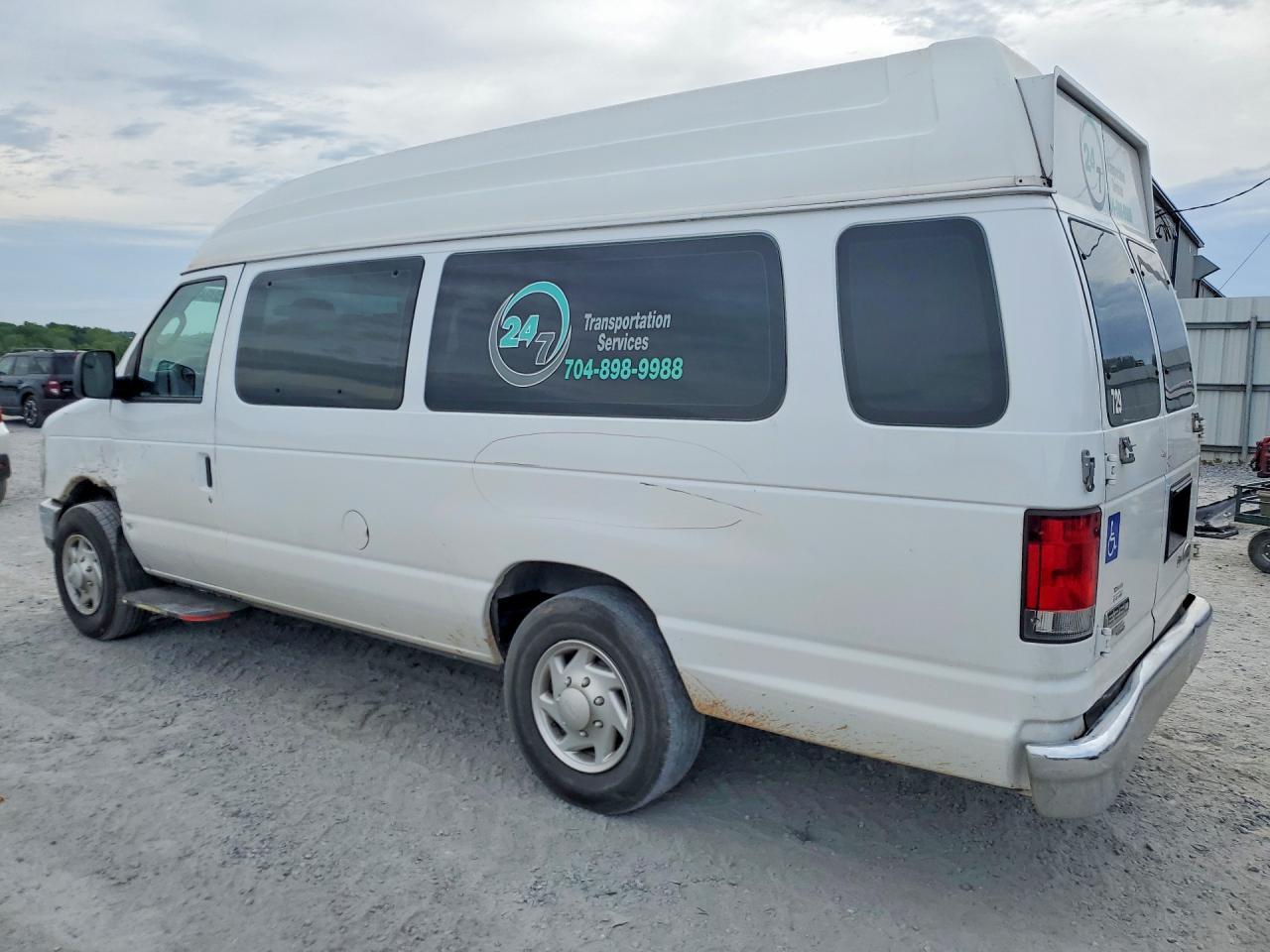 2014 Ford Econoline E250 Van - Фото 2
