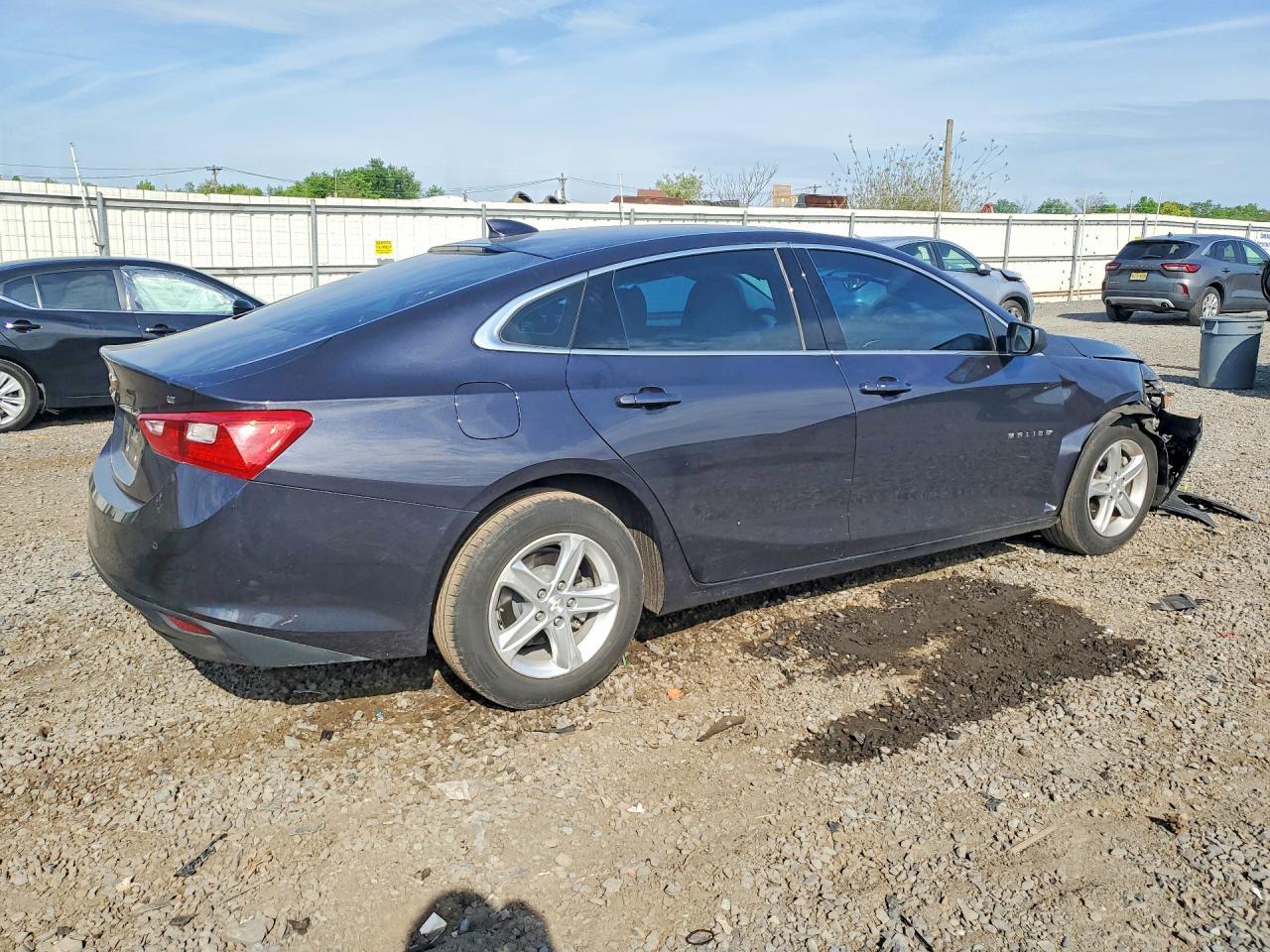 2023 Chevrolet Malibu Lt - Фото 3