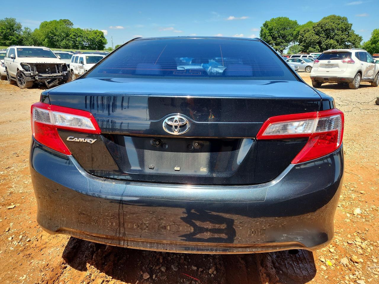 2012 Toyota Camry L - Фото 6