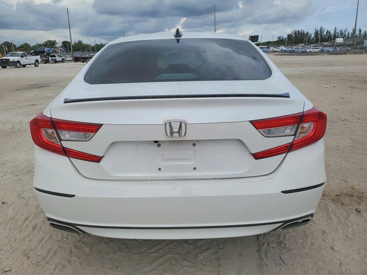 2022 Honda Accord Sport - Image 6