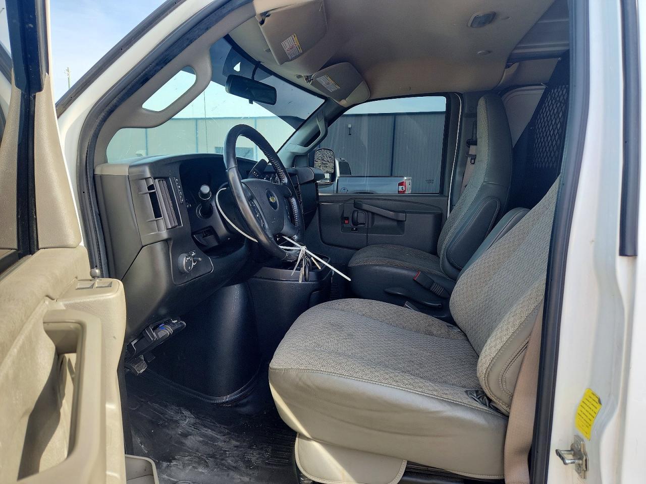 2022 Chevrolet Express G2500 - Фото 7
