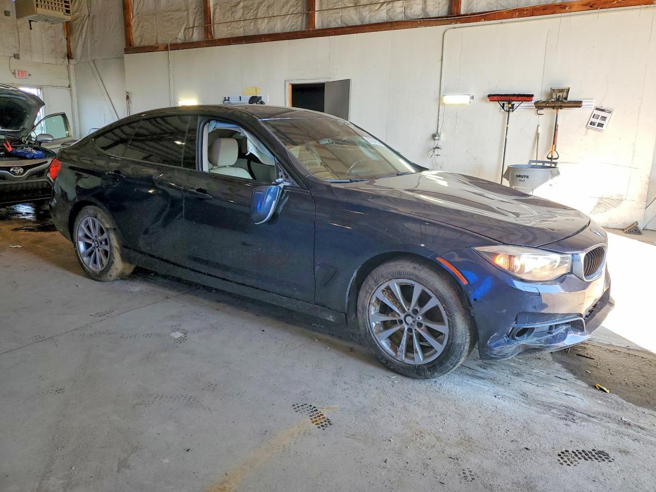 2015 BMW 328 Xigt - Фото 4