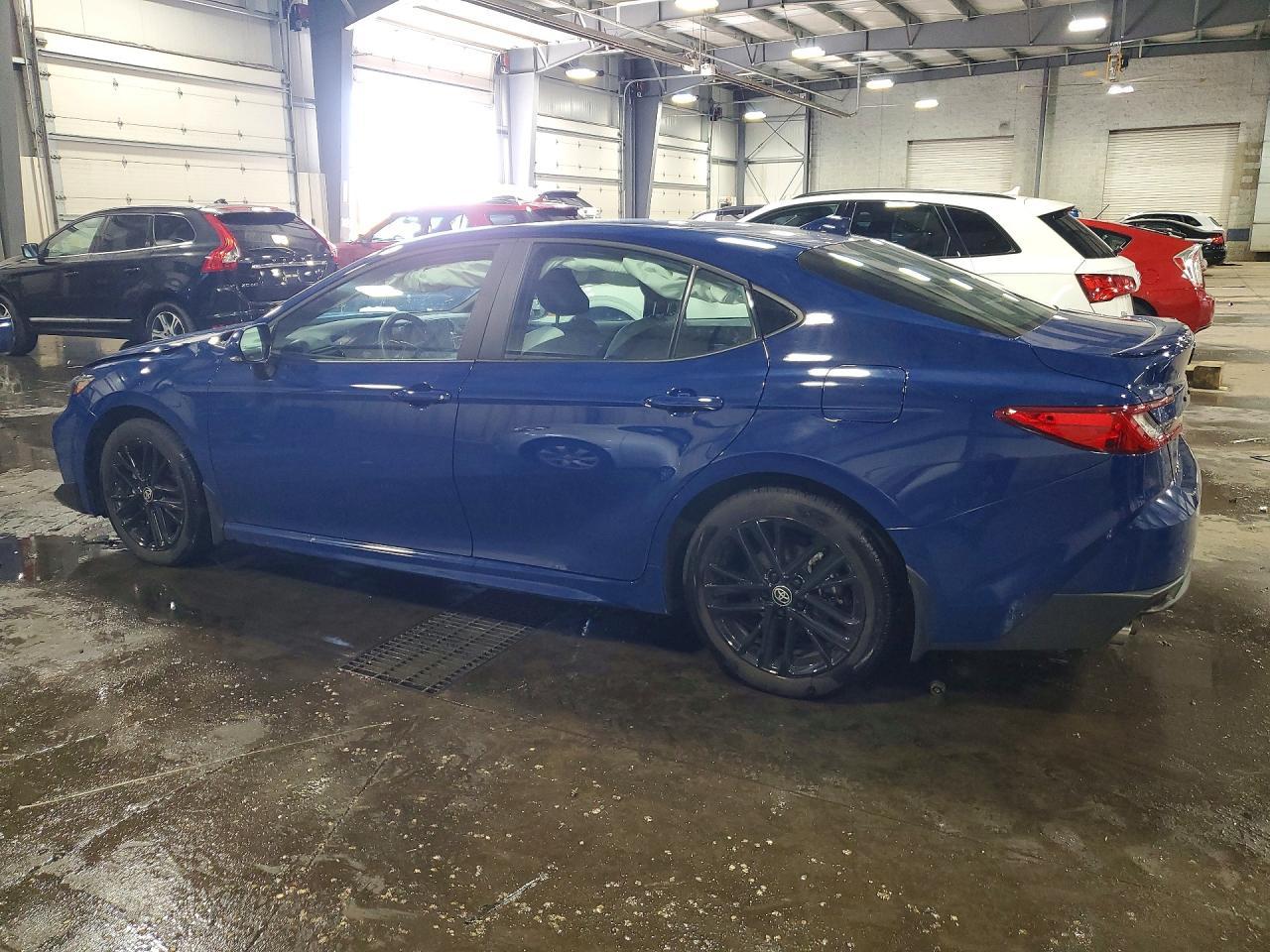 2025 Toyota Camry Se - Фото 2