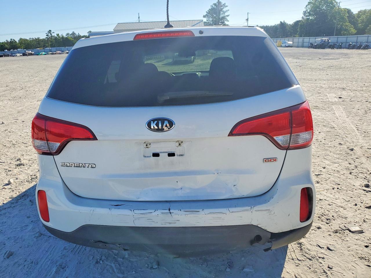 2015 Kia Sorento Lx - Image 6