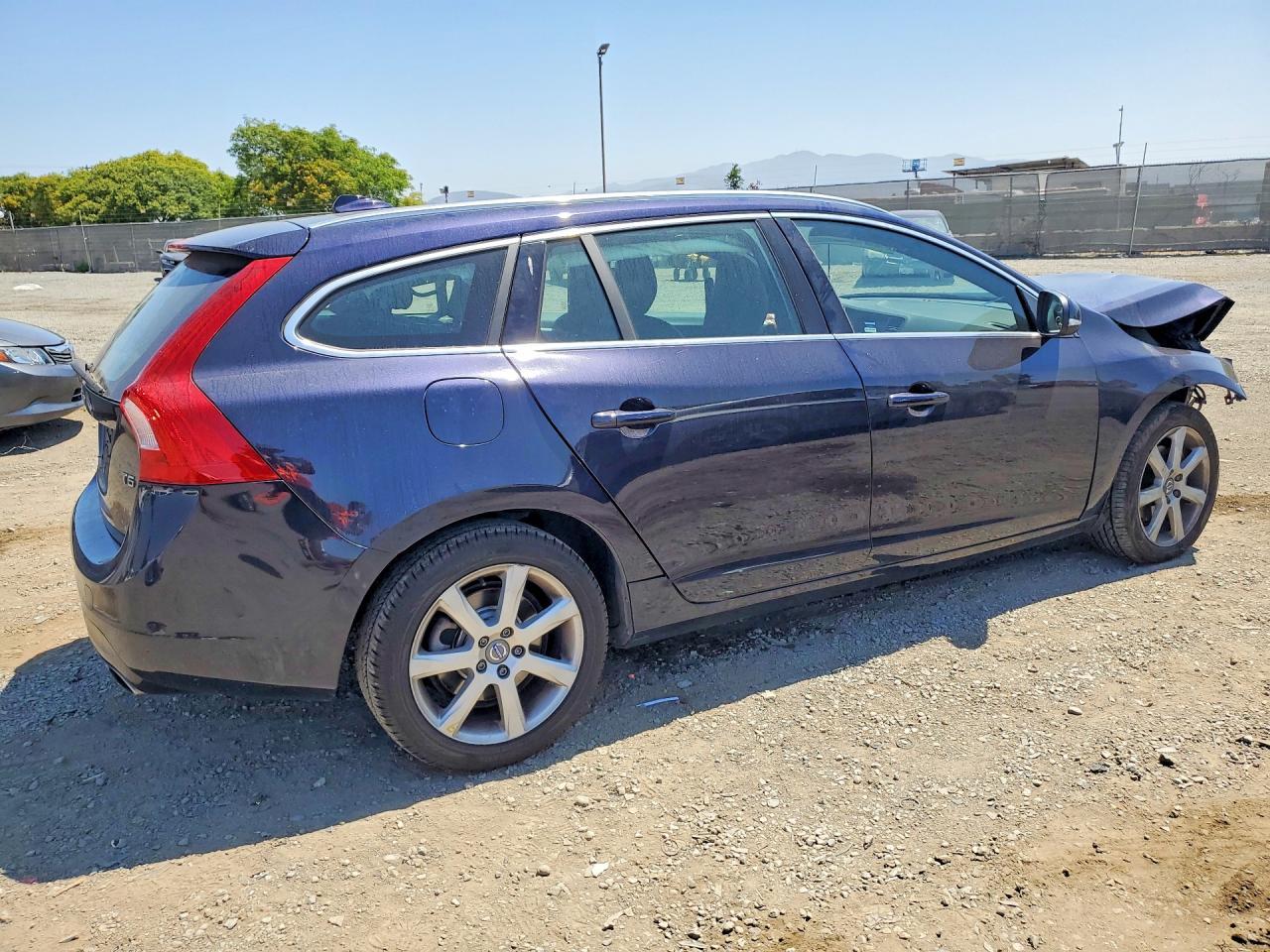 2017 Volvo V60 T5 Premier - Фото 3