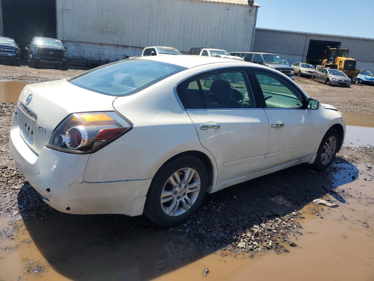 2012 Nissan Altima 2.5 - Image 3