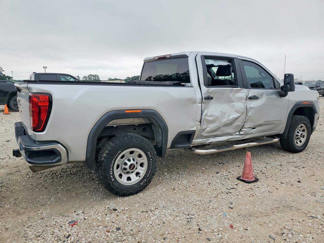 2021 GMC Sierra C2500 Heavy Duty - Фото 3