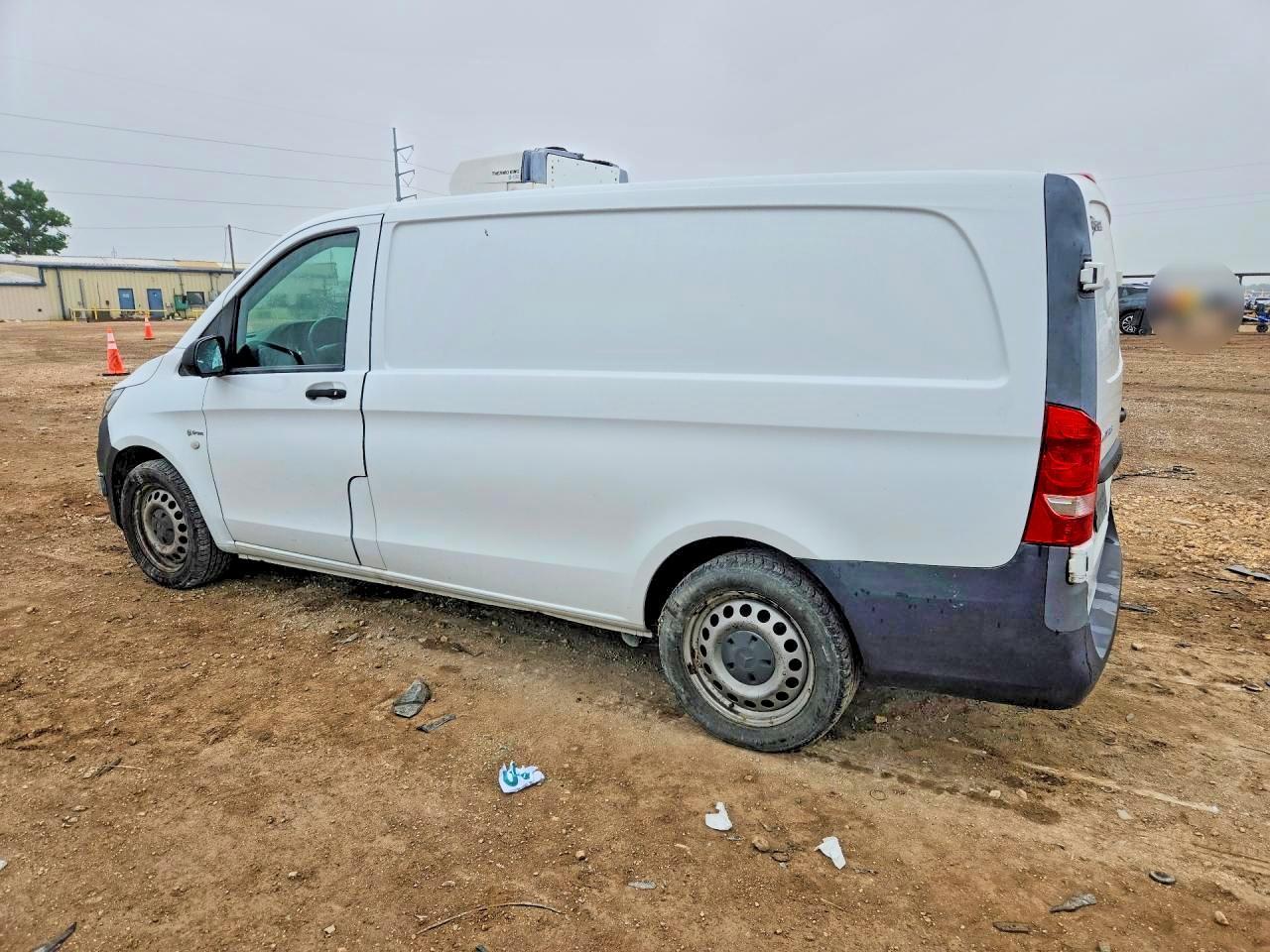 2017 Mercedes Benz Metris Refrigerated Delivery Van - Фото 2