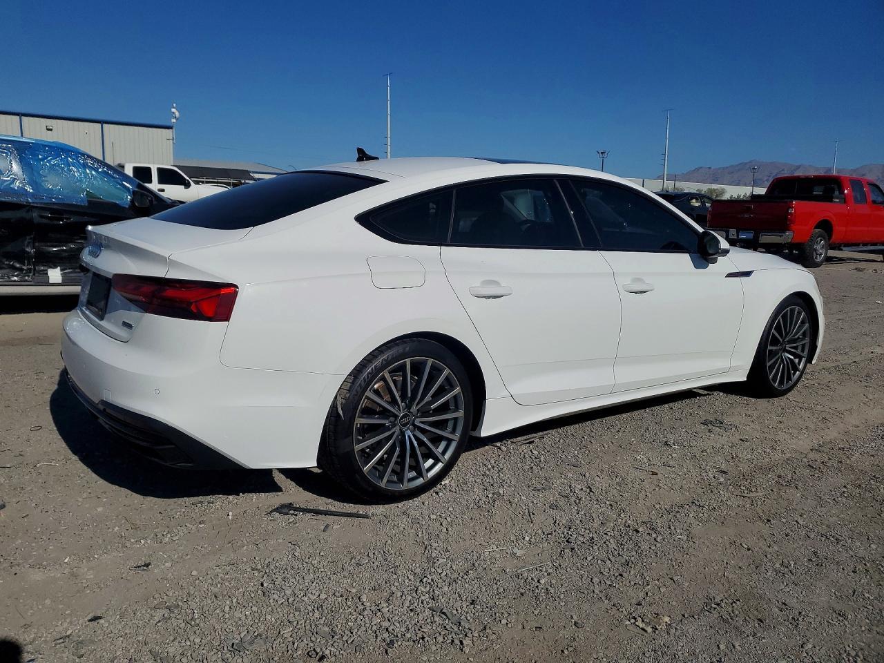 2022 Audi A5 Premium Plus 40 - Фото 3