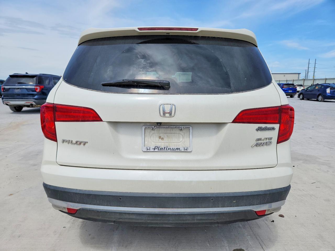 2017 Honda Pilot Elite - Фото 6
