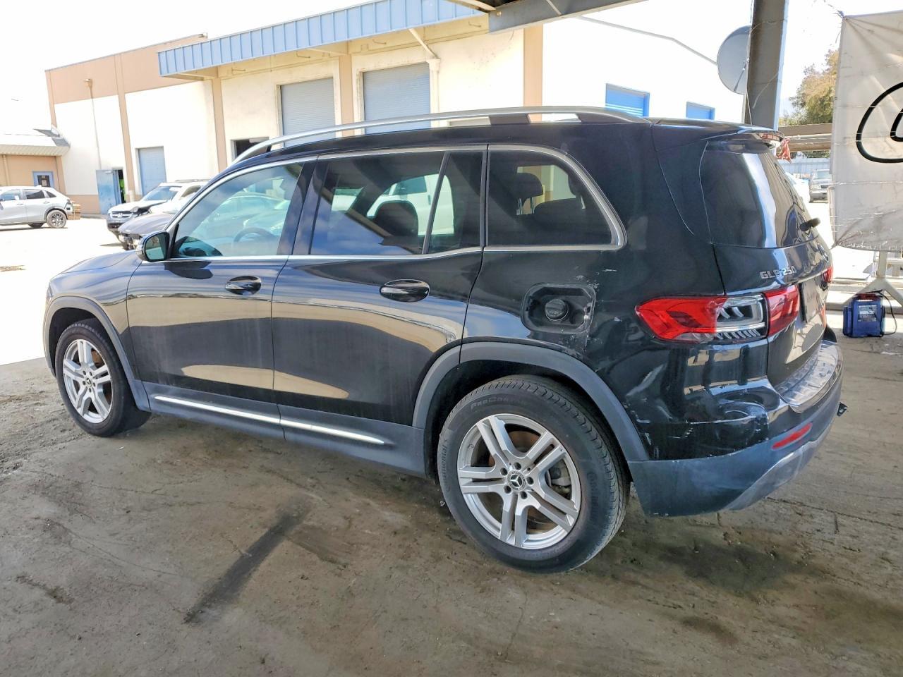 2022 Mercedes-Benz Glb 250 - Image 2