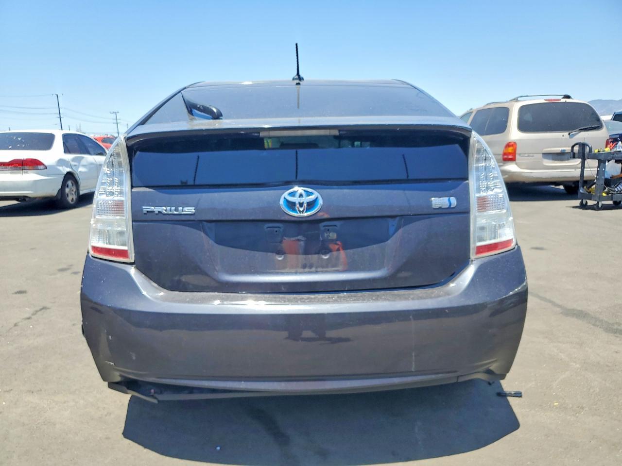 2011 Toyota Prius Three - Фото 6