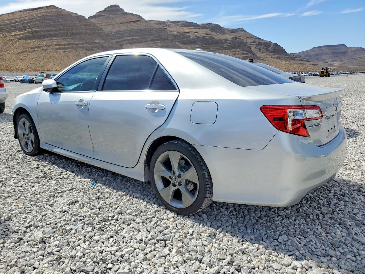 2014 Toyota Camry Se Sport - Фото 2